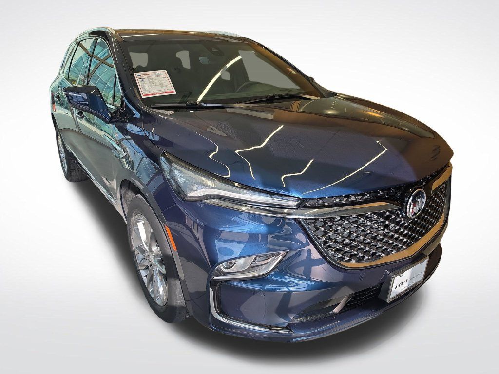 Used 2022 Buick Enclave Avenir FWD image 9