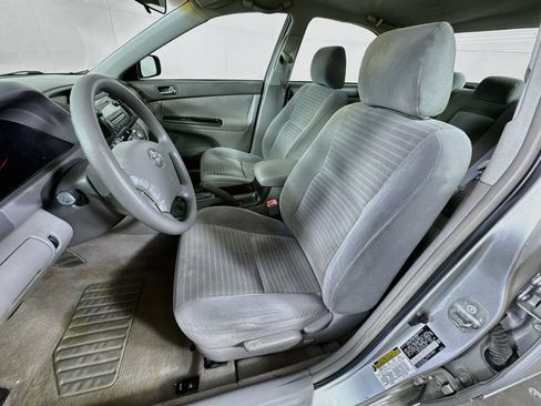 Used 2005 Toyota Camry FWD image 23