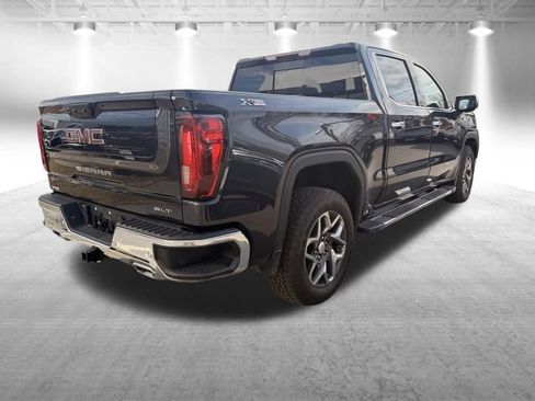 Used 2022 GMC Sierra 1500 SLT w/ SLT Premium Plus Package AWD/4WD image 7