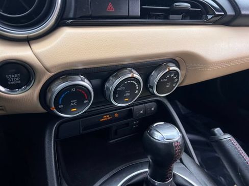 Used 2019 MAZDA MX-5 Miata Grand Touring RWD image 22
