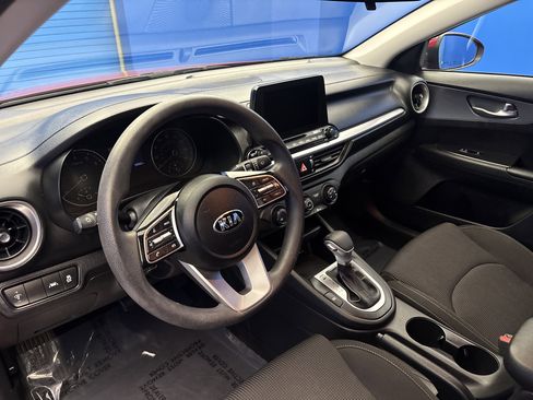 Used 2021 Kia Forte LXS FWD image 11