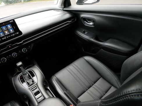 Certified 2024 Honda HR-V EX-L image 11