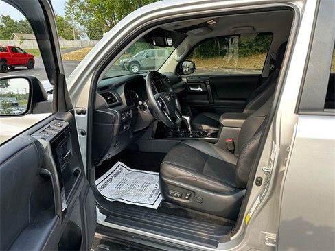 Used 2024 Toyota 4Runner TRD Off-Road Premium image 38