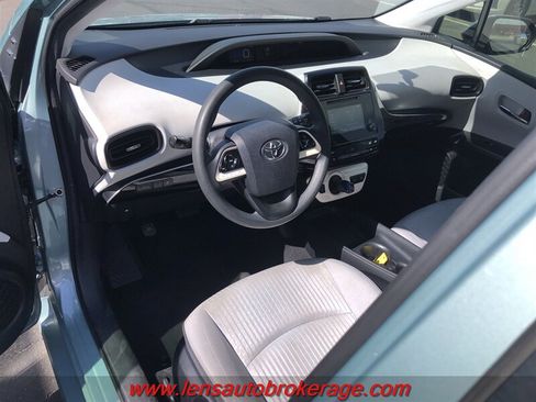 Used 2016 Toyota Prius Two FWD image 10