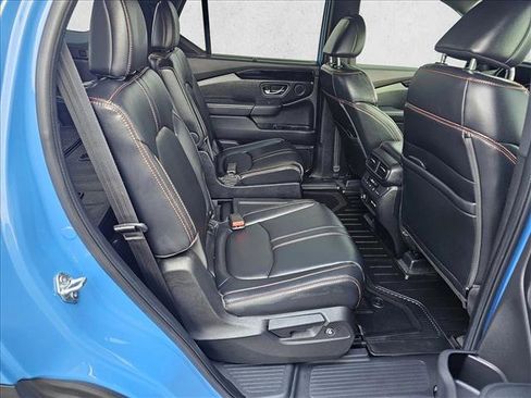 Used 2023 Honda Pilot TrailSport image 11