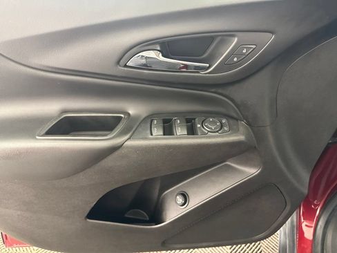 Used 2018 Chevrolet Equinox LT FWD image 20