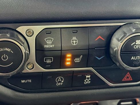 Used 2025 Jeep Wrangler Unlimited Rubicon AWD/4WD image 21