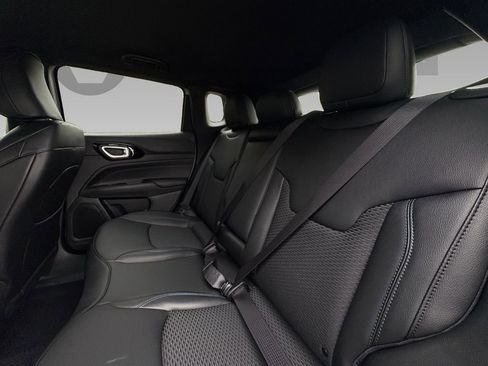 New 2026 Jeep Compass Latitude image 4