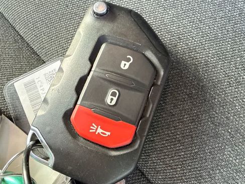 Used 2025 Jeep Wrangler Unlimited Rubicon AWD/4WD image 22