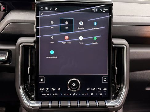 Used 2026 GMC Yukon Denali w/ Sun & Power Step Package AWD/4WD image 31