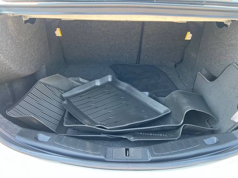 Used 2020 Ford Fusion SE FWD image 12