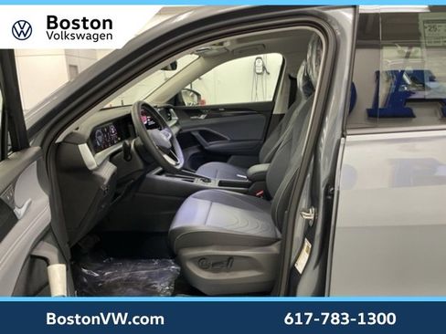 New 2026 Volkswagen Tiguan SE image 7