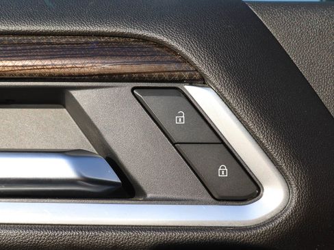 Used 2025 Chevrolet Silverado 2500 LT w/ Convenience Package image 18