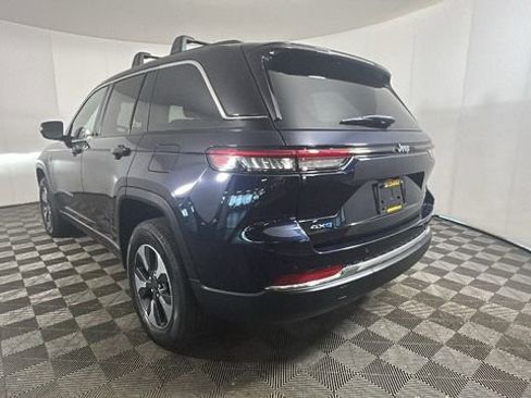 Used 2023 Jeep Grand Cherokee 4WD 4xe image 5
