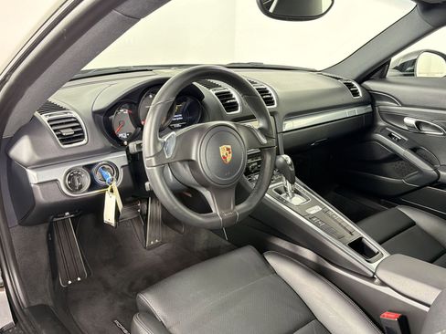 Used 2014 Porsche Cayman image 4