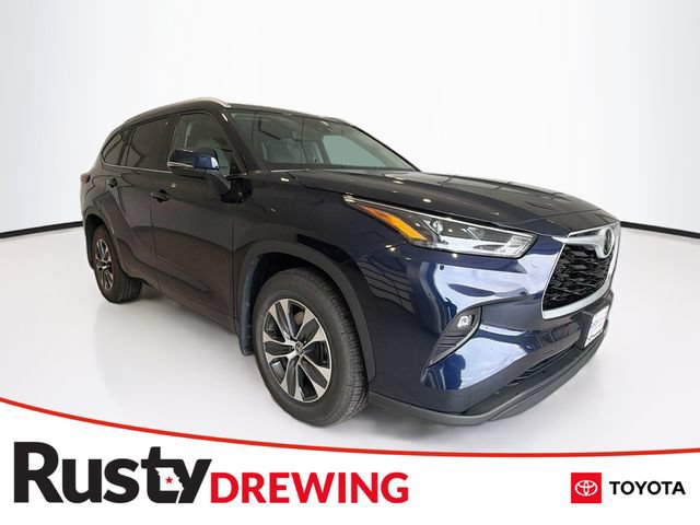 Used 2023 Toyota Highlander XLE AWD/4WD image 1