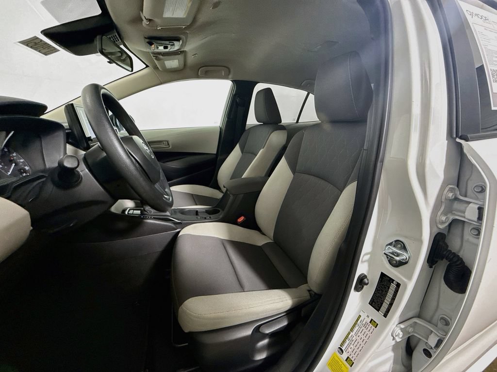 Used 2025 Toyota Corolla LE FWD image 20