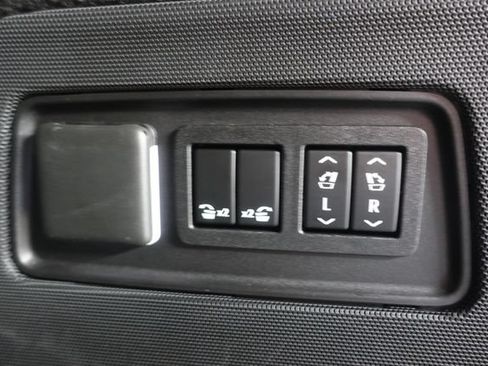 Used 2021 Cadillac Escalade ESV Sport AWD/4WD image 27