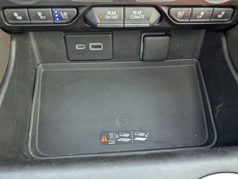 Used 2021 GMC Yukon XL SLT w/ SLT Premium Package image 25