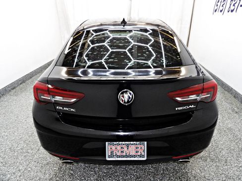 Used 2018 Buick Regal Preferred image 5