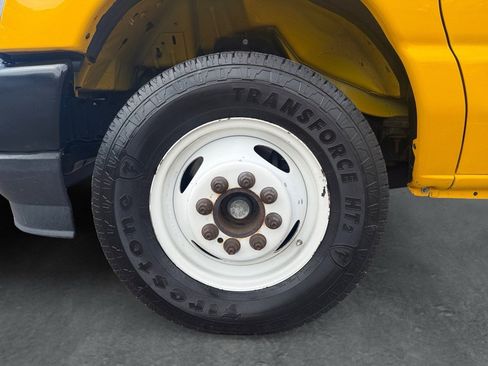 Used 2021 Ford E-350 and Econoline 350 Super Duty RWD image 30