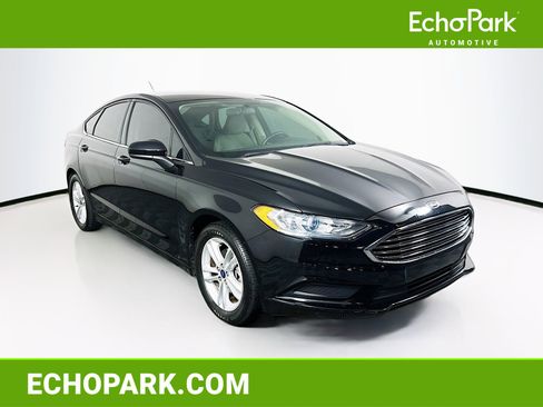 Used 2018 Ford Fusion SE w/ Fusion SE Technology Package FWD image 1