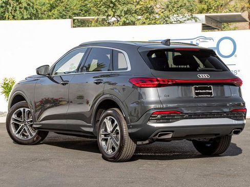 Certified 2025 Audi Q5 2.0T Premium Plus w/ Premium Plus image 9