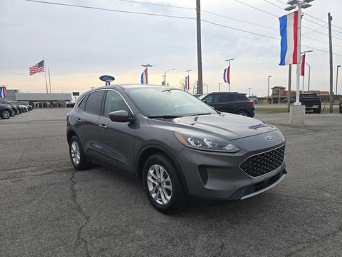 Used 2021 Ford Escape SE w/ Cold Weather Package image 3