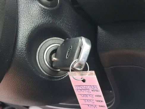 Used 2021 Kia Soul LX FWD image 23