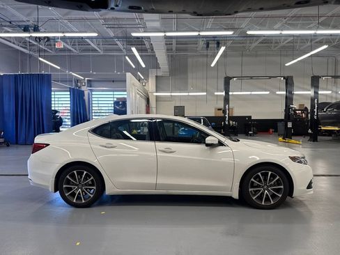 Used 2015 Acura TLX V6 w/ Technology Package FWD image 4