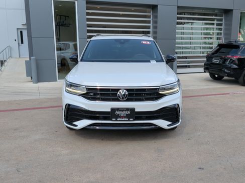 Used 2023 Volkswagen Tiguan SE R-Line FWD image 34
