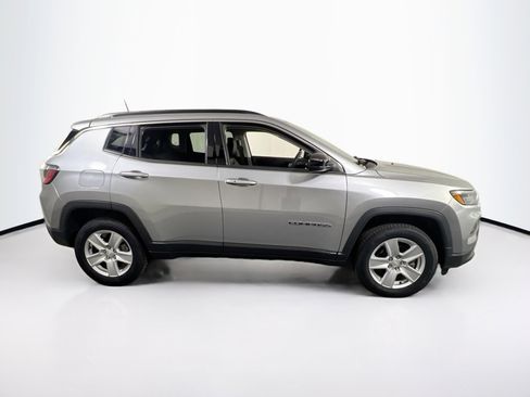 Used 2022 Jeep Compass Latitude AWD/4WD image 4