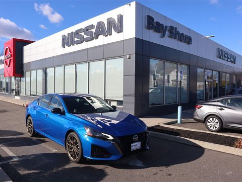 Certified 2025 Nissan Altima 2.5 SR w/ SR Premium Package image 1