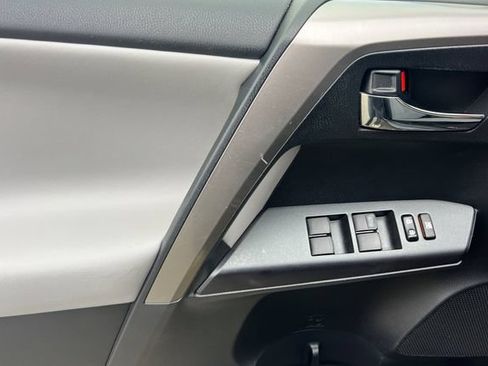Used 2018 Toyota RAV4 XLE w/ All Weather Liner Package FWD image 13
