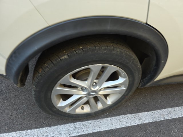 Used 2014 Nissan Juke SV AWD/4WD image 14