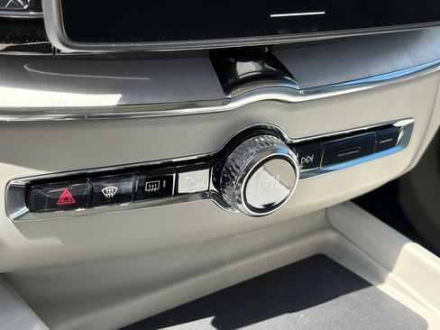 New 2026 Volvo XC60 B5 Ultra w/ Protection Package Premier image 16