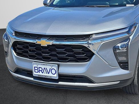 Used 2025 Chevrolet Trax LT image 18