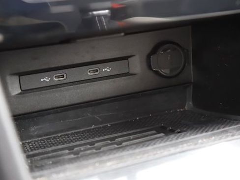 Used 2025 Volkswagen Taos SE image 25