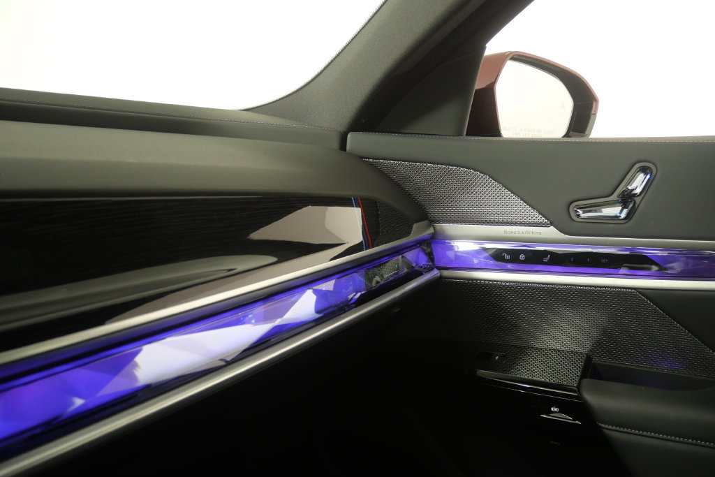 Certified 2026 BMW 740i RWD image 28