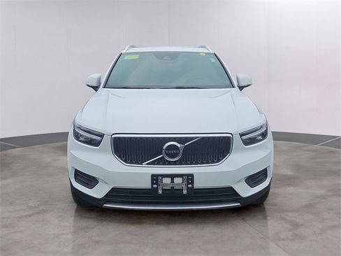 Used 2020 Volvo XC40 T5 Momentum w/ Protection Package Premier image 2