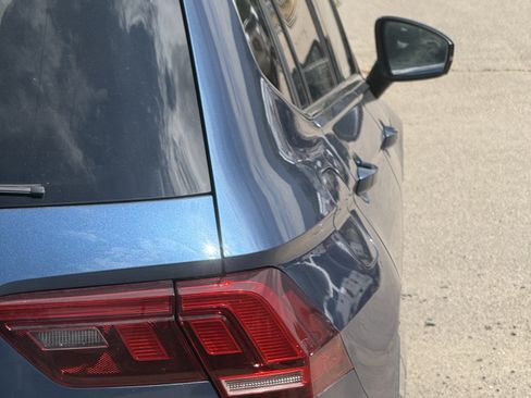Used 2018 Volkswagen Tiguan SE AWD/4WD image 21