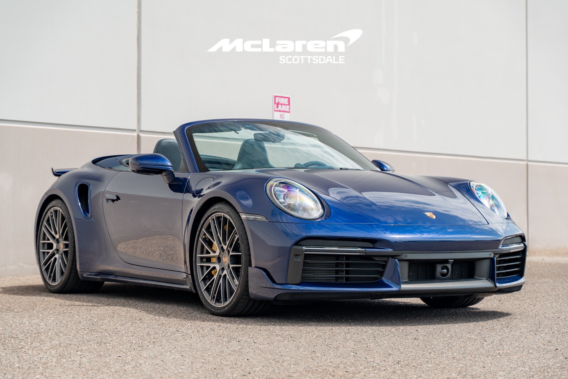 Used 2022 Porsche 911 Cabriolet AWD/4WD image 9