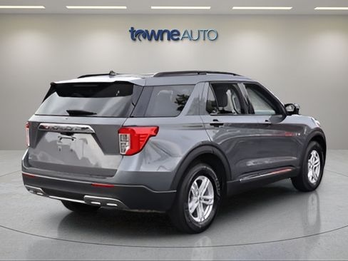 Used 2023 Ford Explorer XLT w/ Equipment Group 202A AWD/4WD image 7