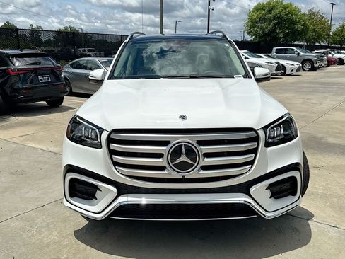 Used 2024 Mercedes-Benz GLS 580 4MATIC image 4