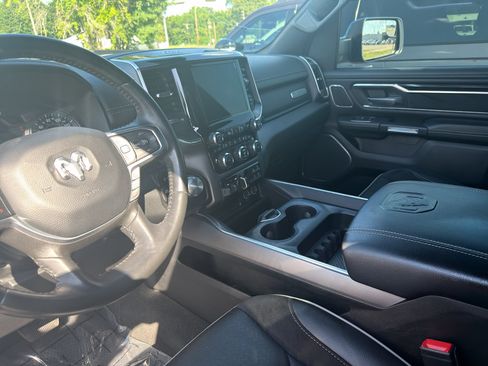 Used 2022 RAM 1500 Laramie AWD/4WD image 6