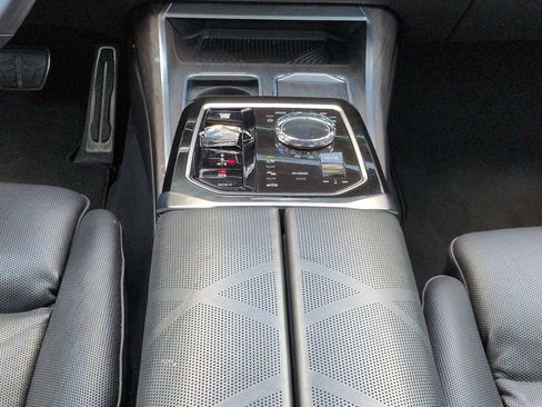 Used 2025 BMW 740i RWD image 19