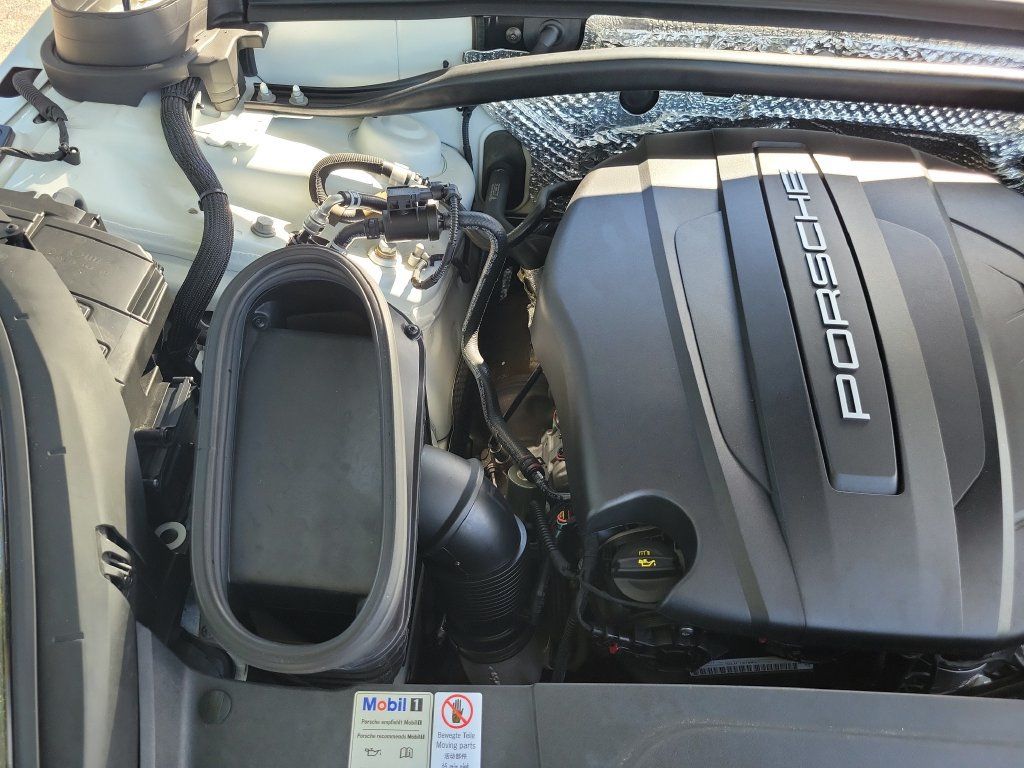 Used 2021 Porsche Macan AWD/4WD image 40
