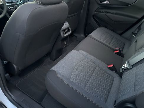 Used 2023 Chevrolet Equinox LT image 19