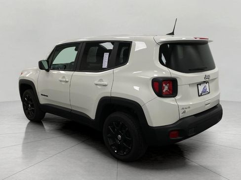 Used 2023 Jeep Renegade Latitude AWD/4WD image 7