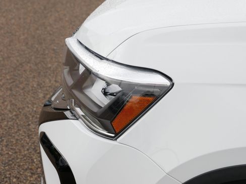 Certified 2024 Volkswagen Taos SE w/ Panoramic Sunroof Package image 16